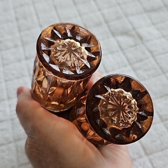 Pink Depression Glass Salt and Pepper Shakers in Windsor Pattern - Picture 6 of 7